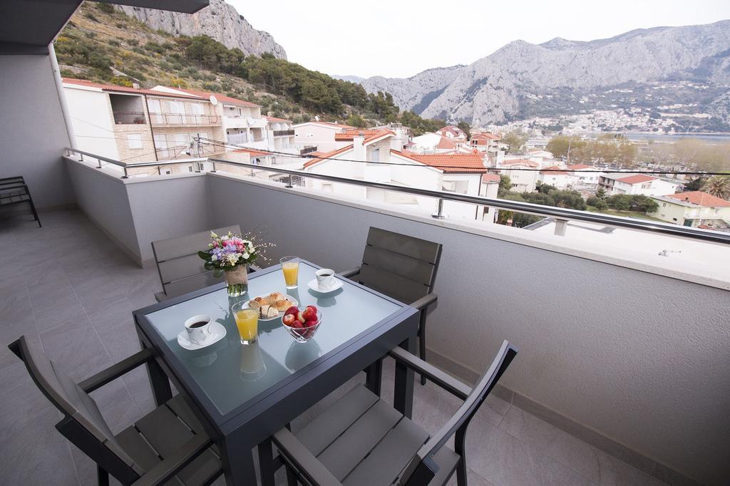 Lct Apartment Laura Omiš Exterior foto